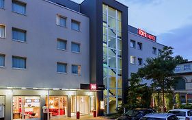 Hotel Ibis City  2*